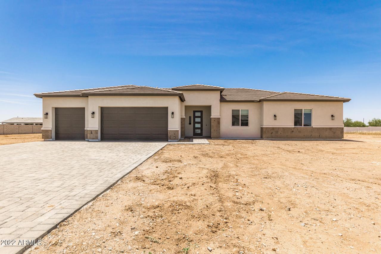 35222 N Fieldview Dr., San Tan Valley, AZ 85140