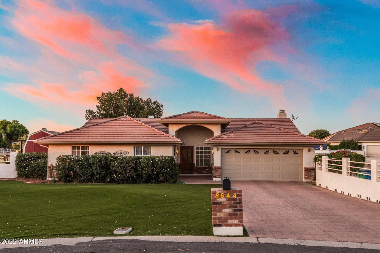 8644 E Winnston Cir., Mesa, AZ 85212