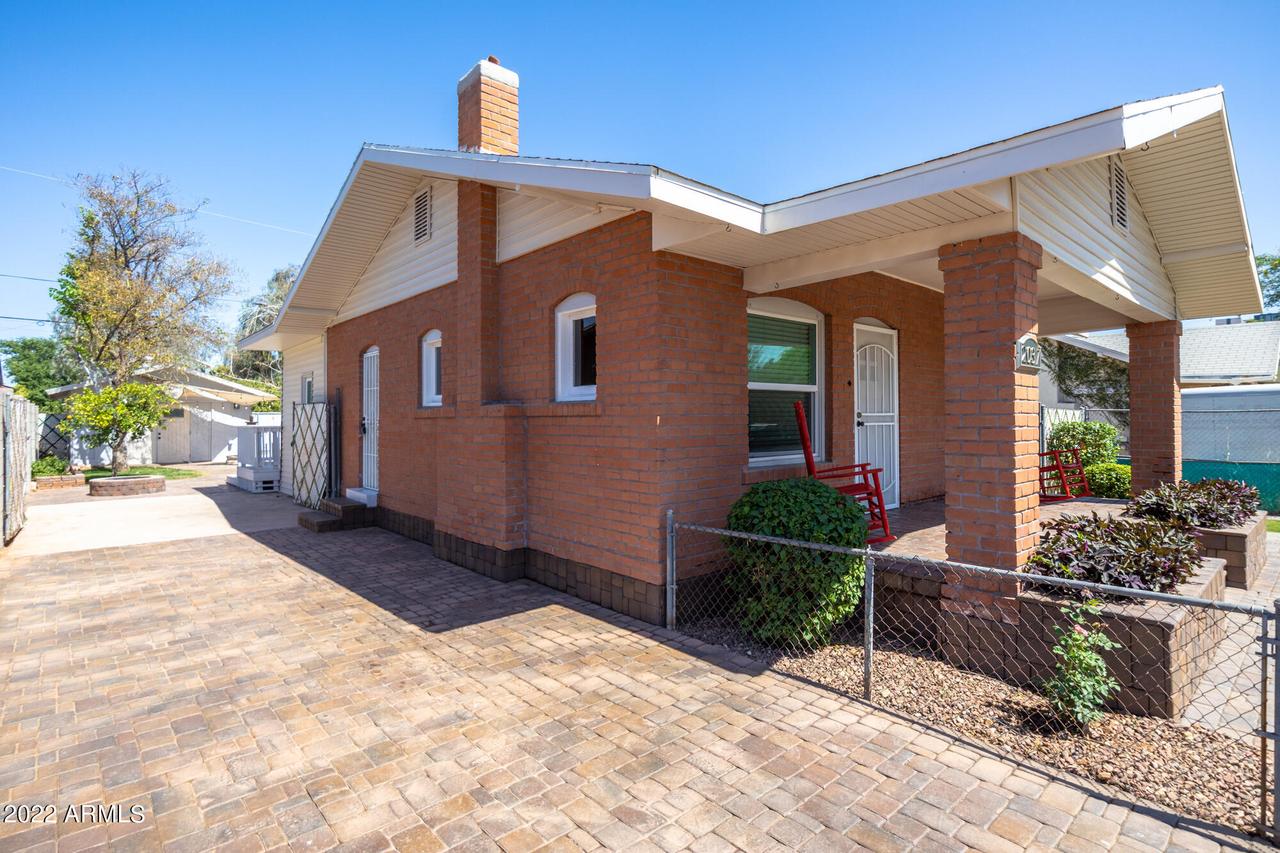 2037 N Dayton St., Phoenix, AZ 85006