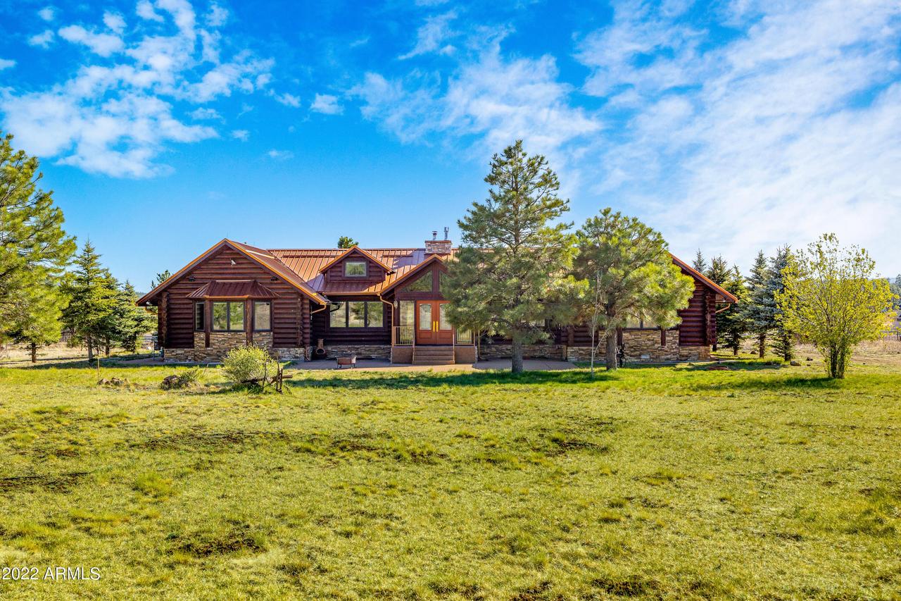 8975 N Snowbowl Ranch Rd., Flagstaff, AZ 86001