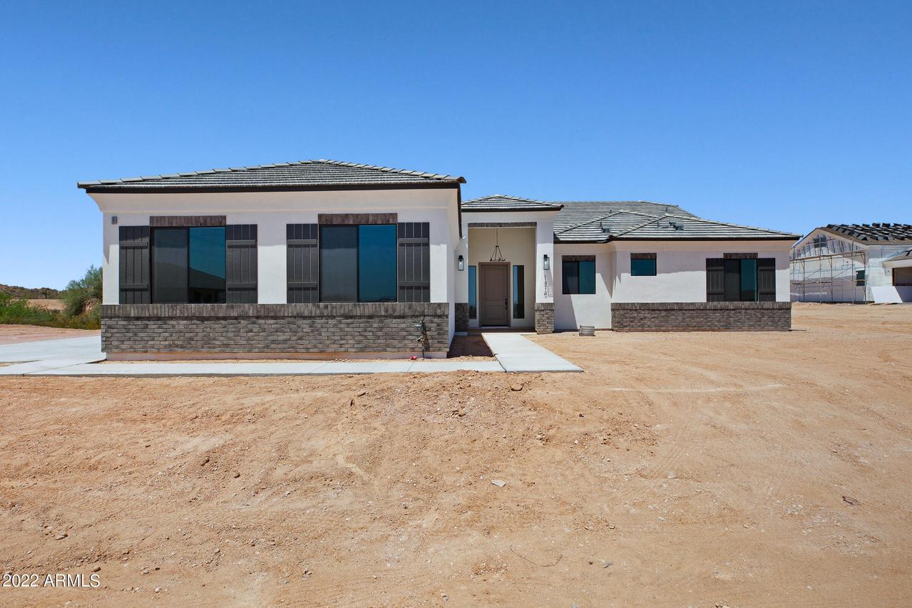 1410 W Lucky Ln., Queen Creek, AZ 85144