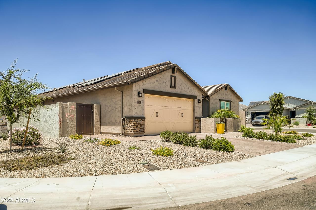 2074 N 139th Dr., Goodyear, AZ 85395