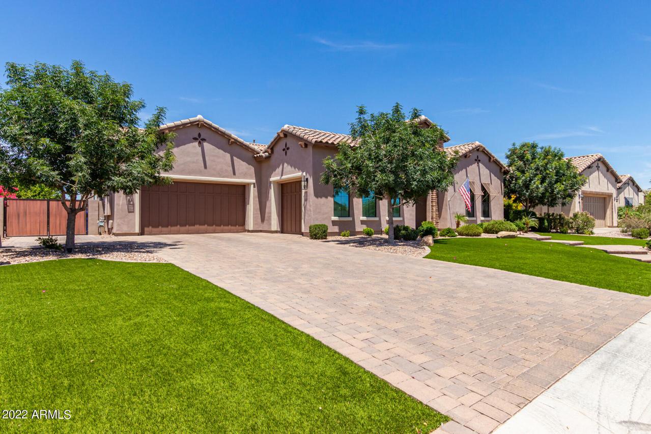 7098 S Portland Ave., Gilbert, AZ 85298