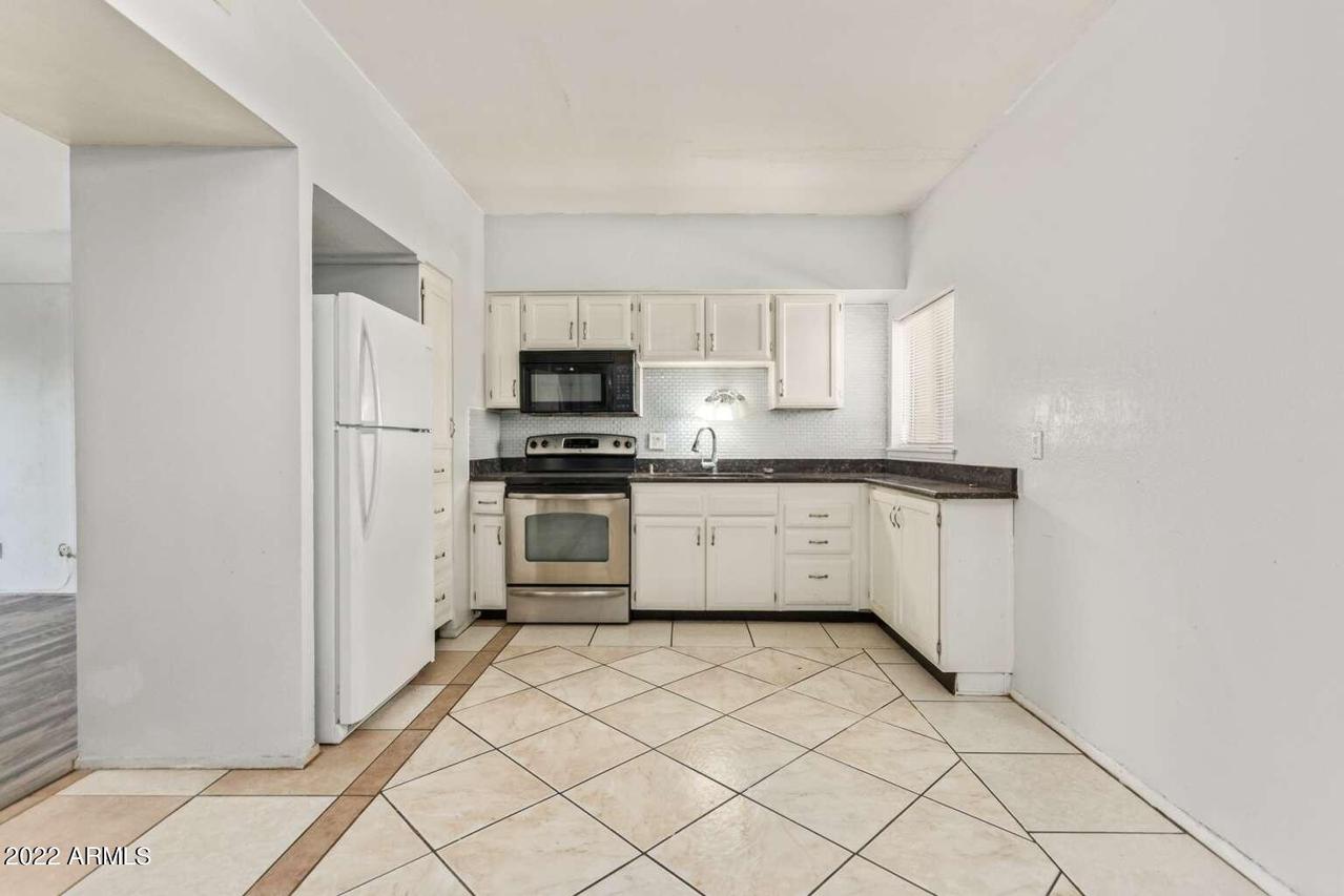 349 E Thomas Rd. #E406, Phoenix, AZ 85012