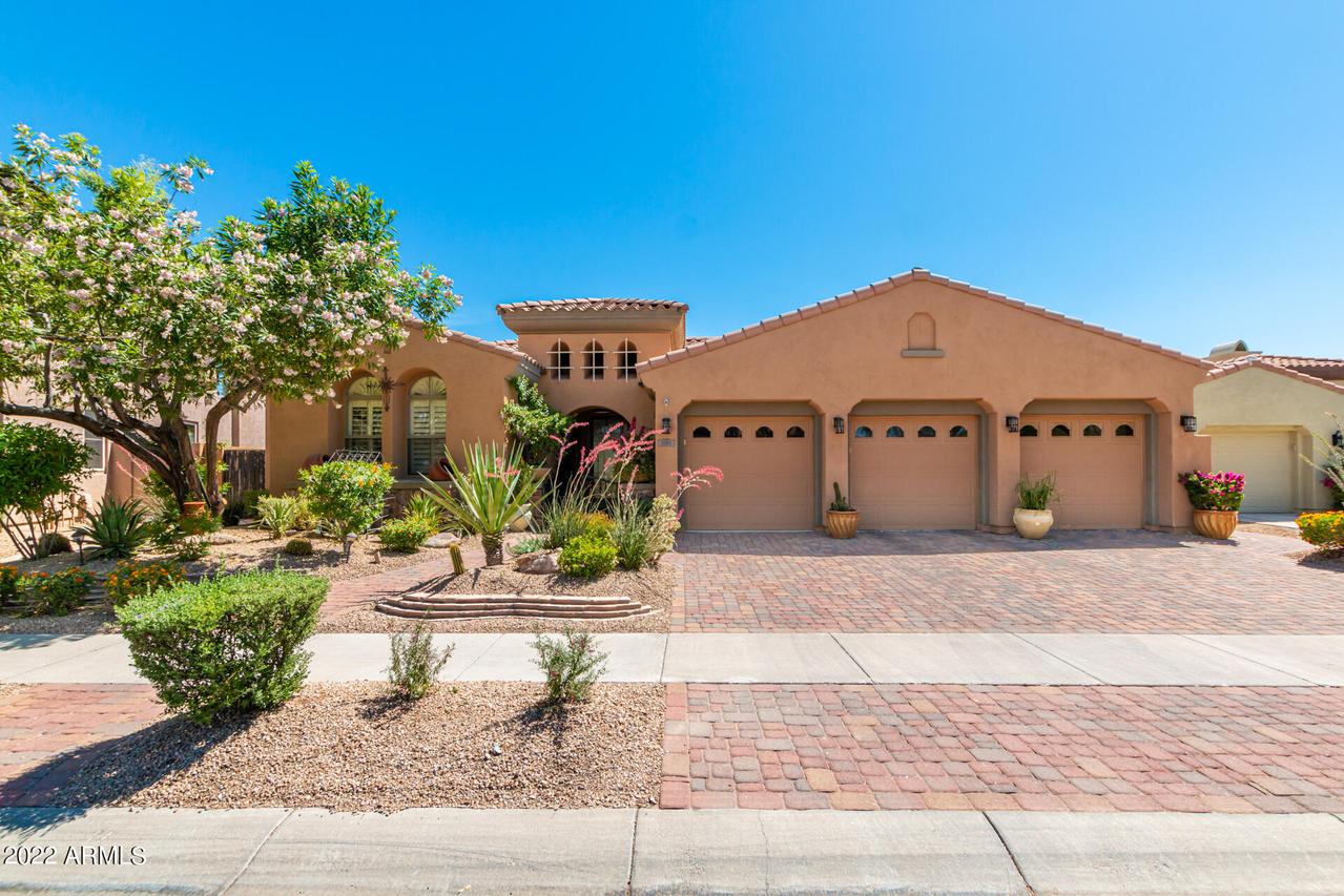 2001 W Calle Del Sol, Phoenix, AZ 85085