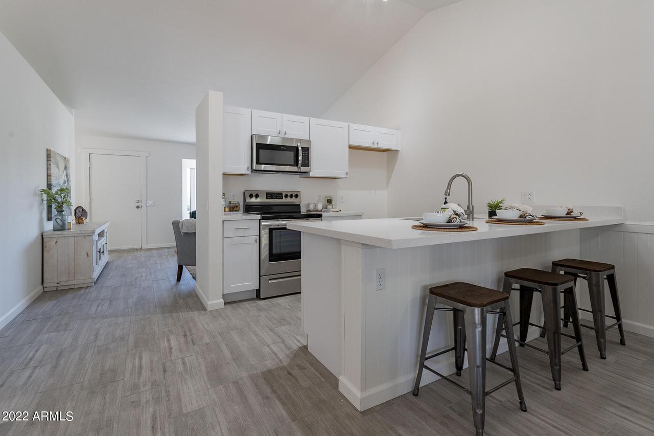 3201 W Mohawk Ln., Phoenix, AZ 85027