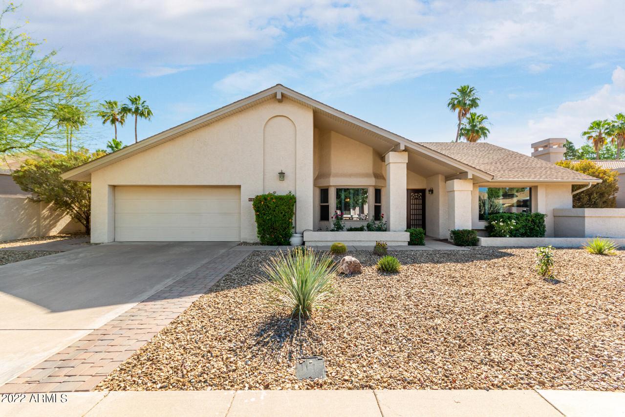 9221 S Kachina Dr., Tempe, AZ 85284