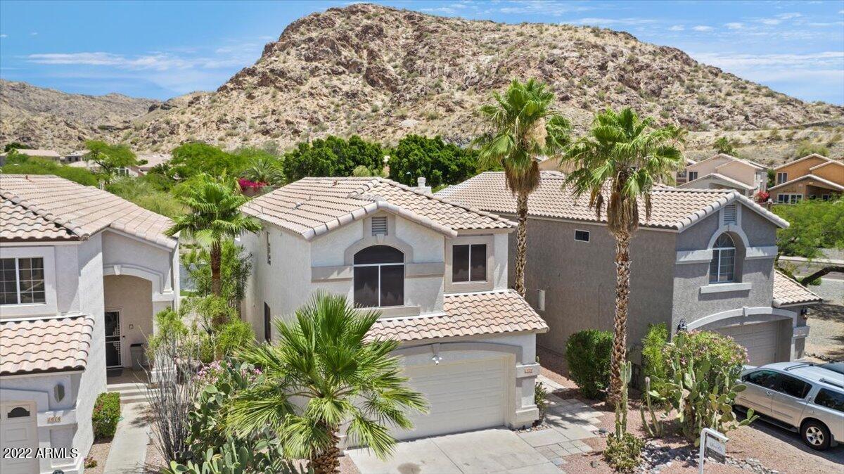 1424 E Cathedral Rock Dr., Phoenix, AZ 85048