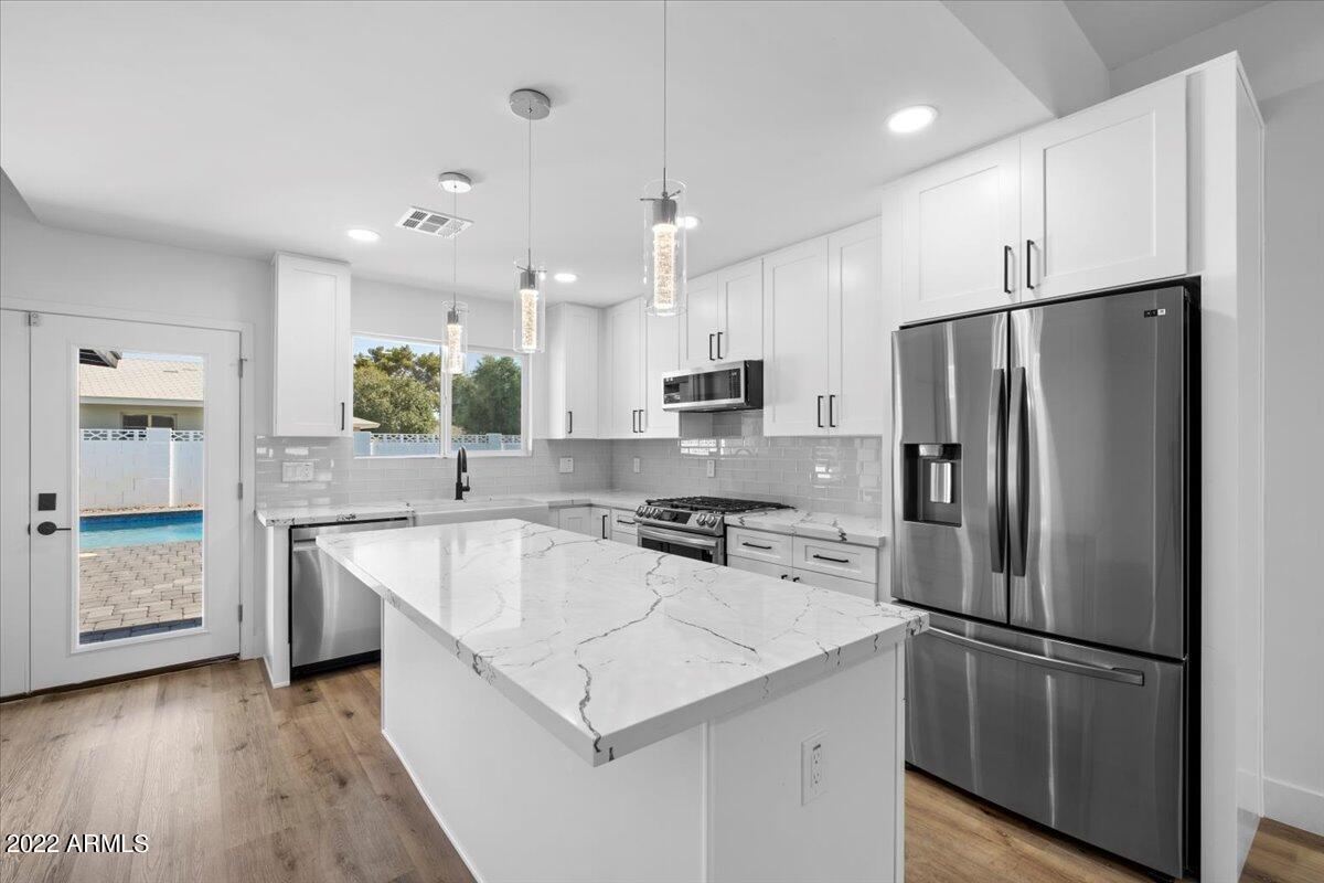 631 E Broadmor Dr., Tempe, AZ 85282