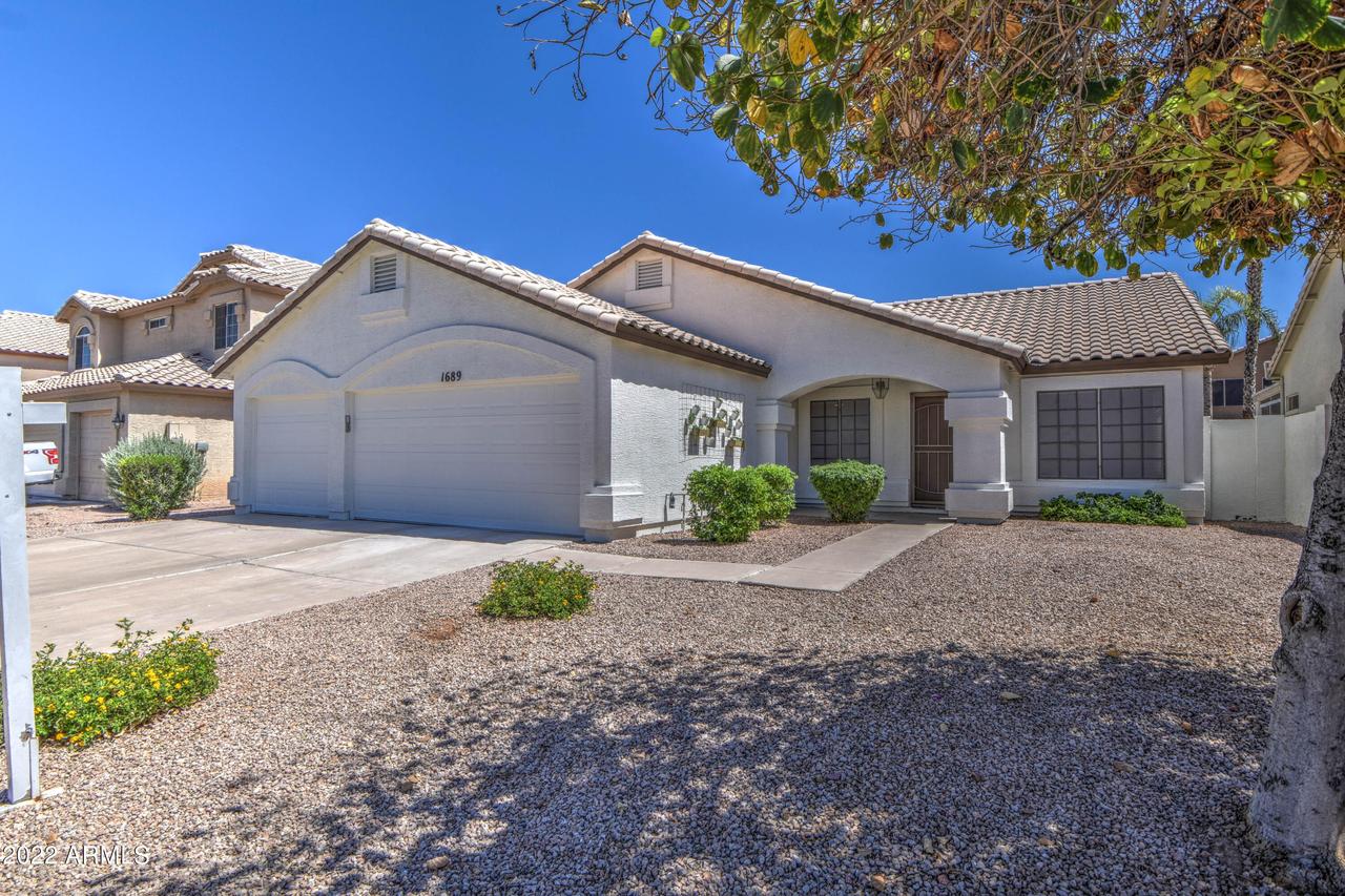 1689 W Leah Ln., Gilbert, AZ 85233
