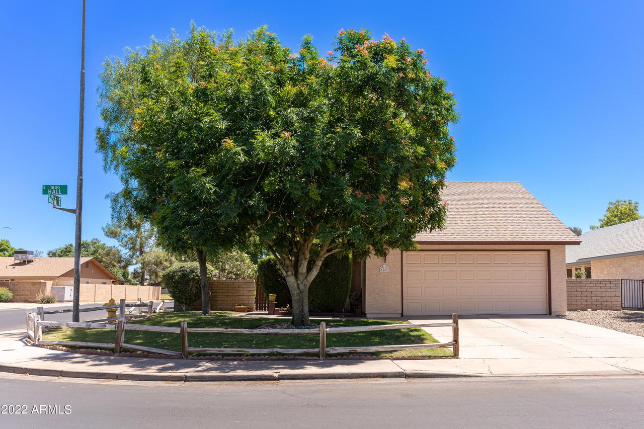 1843 S Hall, Mesa, AZ 85204