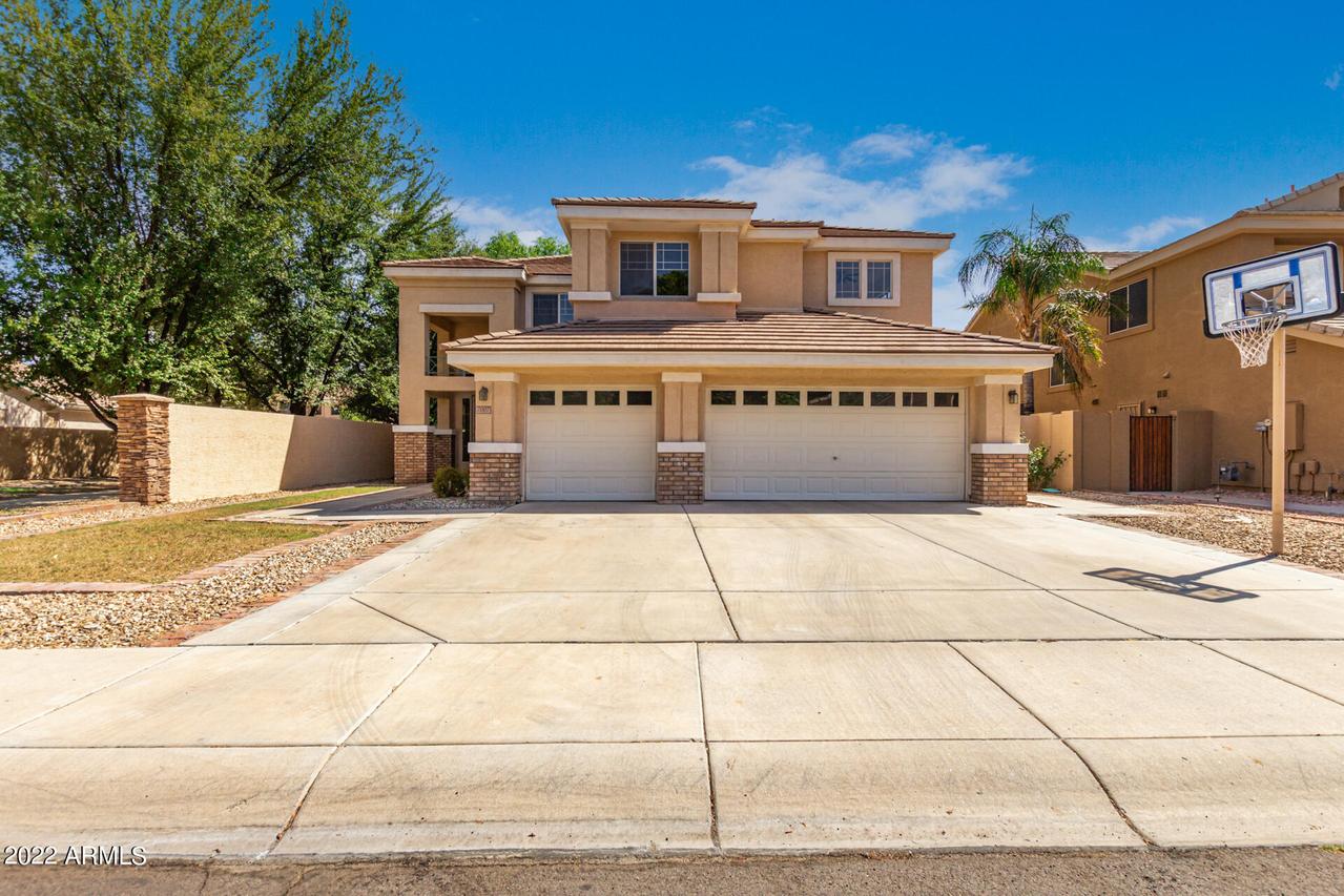 7007 W Potter Dr., Glendale, AZ 85308