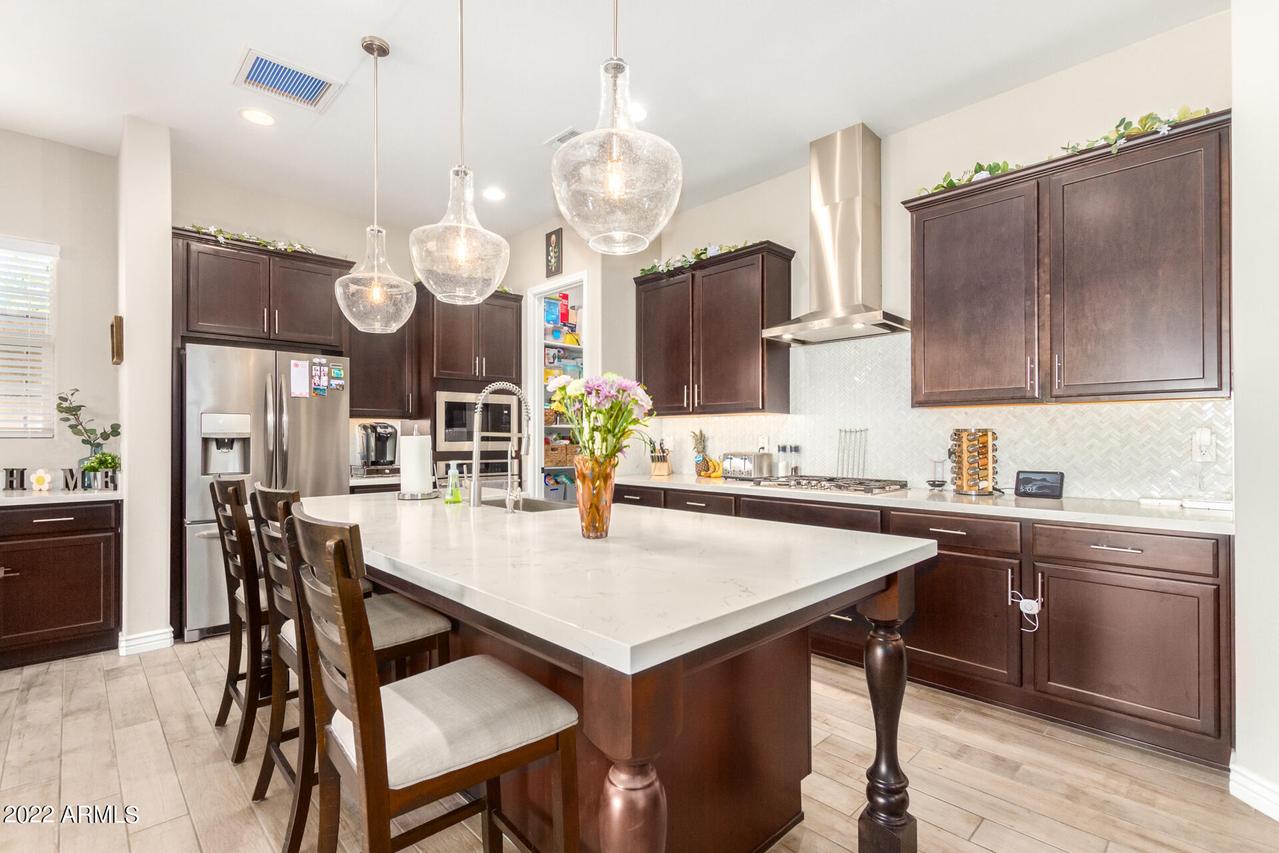 21815 N 33rd St., Phoenix, AZ 85050