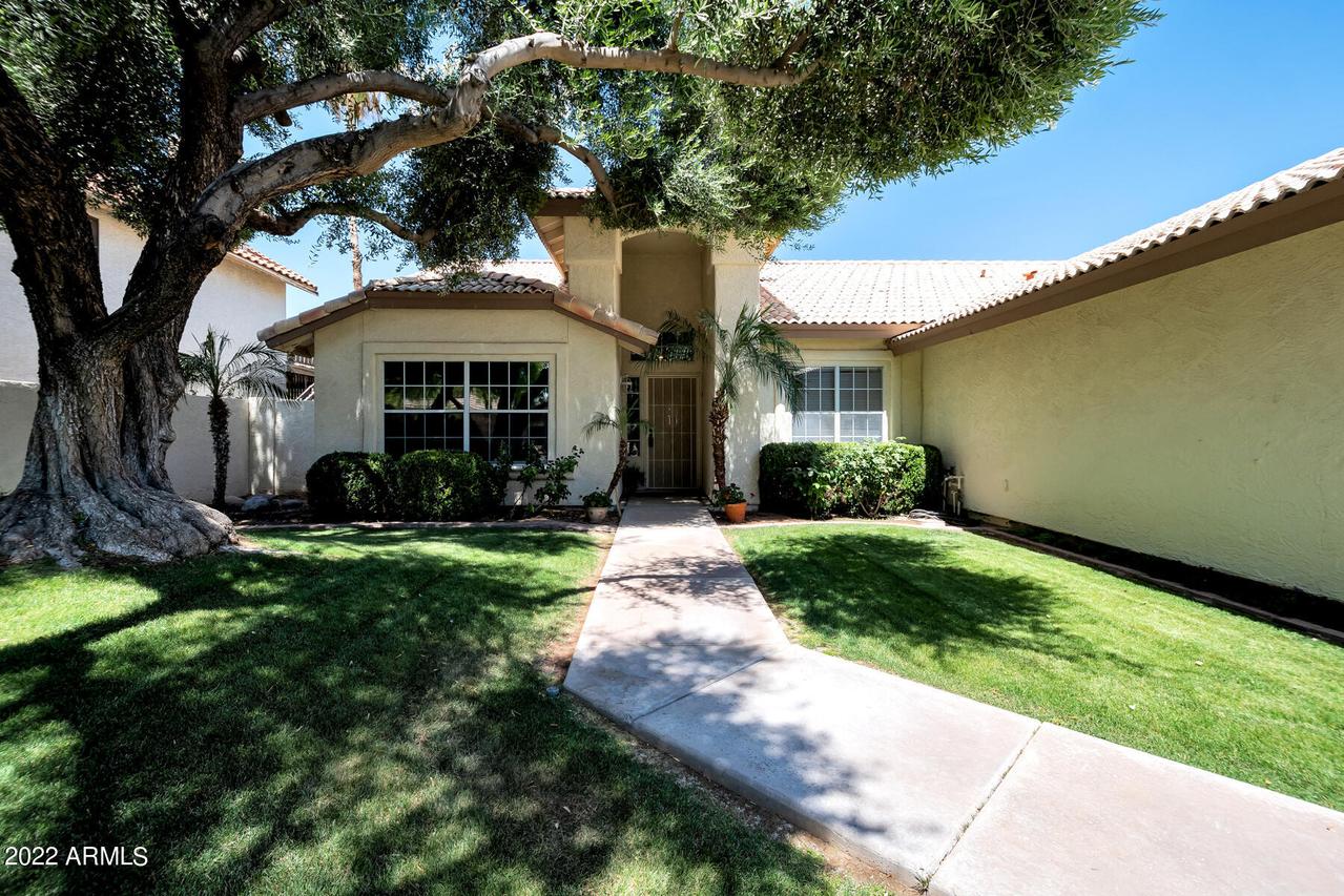 8636 S Holbrook Ln., Tempe, AZ 85284