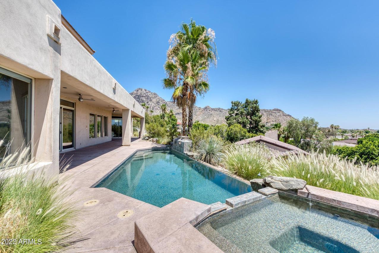 2040 E Vista Ave., Phoenix, AZ 85020