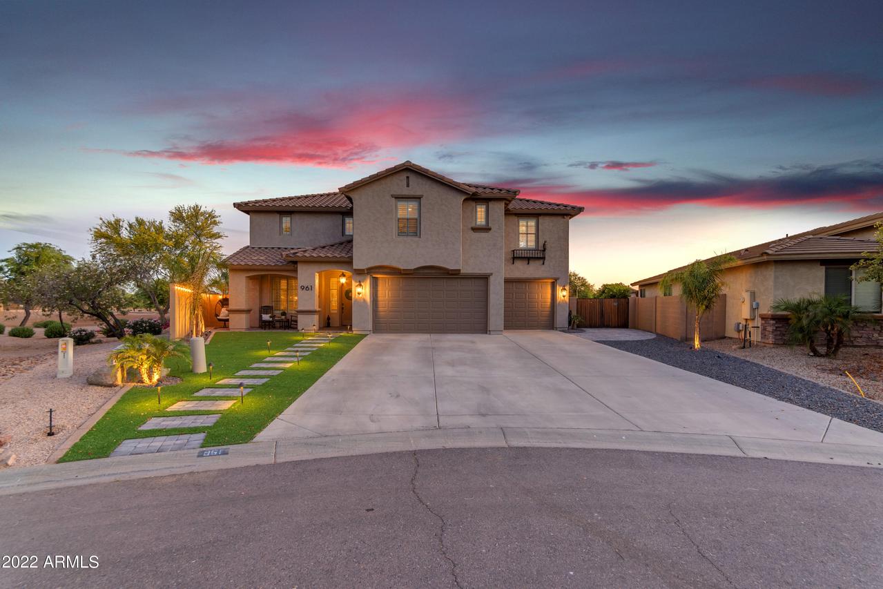 961 W Corriente Dr., San Tan Valley, AZ 85143