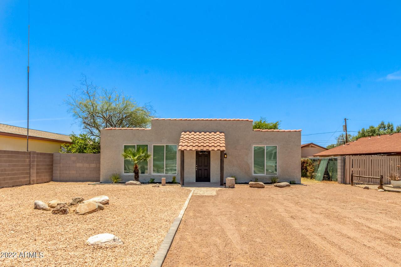 8215 E 6th Ave., Mesa, AZ 85208