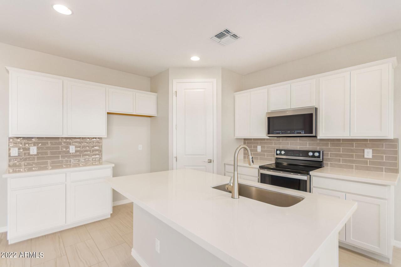 9340 E Static Ave., Mesa, AZ 85212