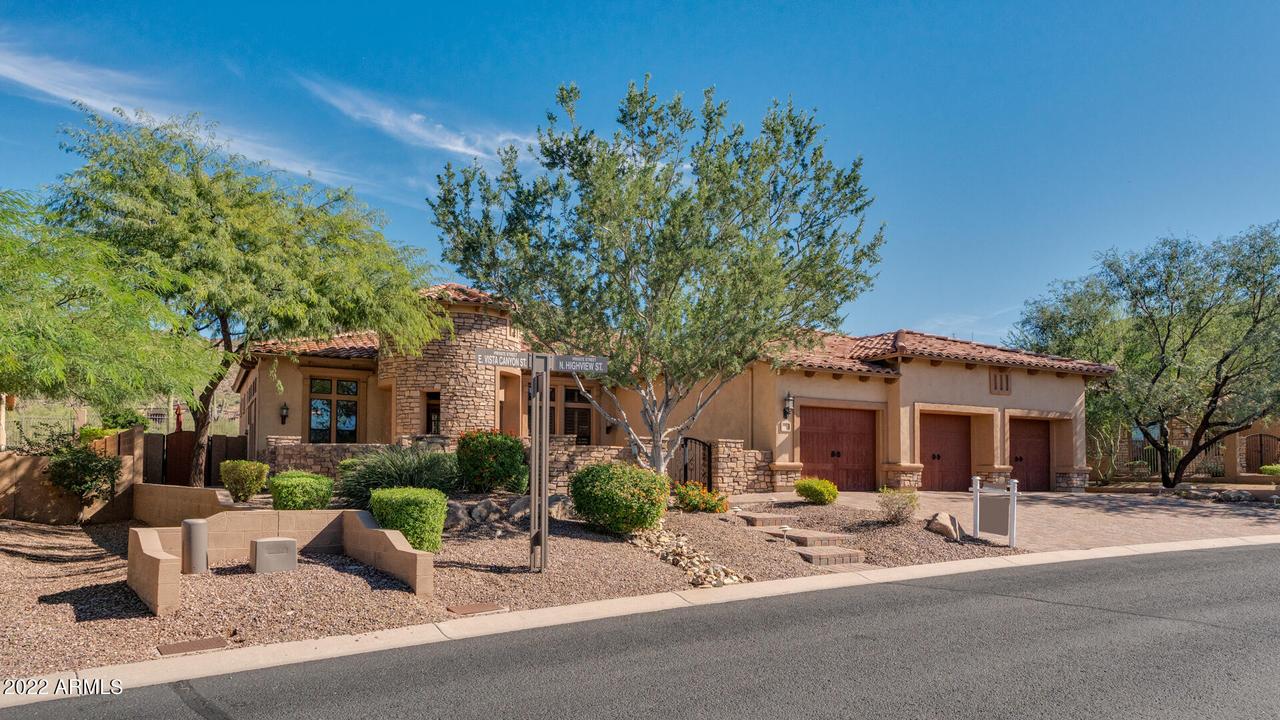 4221 N Highview St., Mesa, AZ 85207