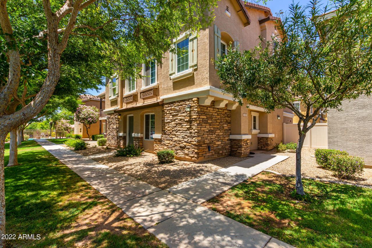 1332 S Owl Dr., Gilbert, AZ 85296