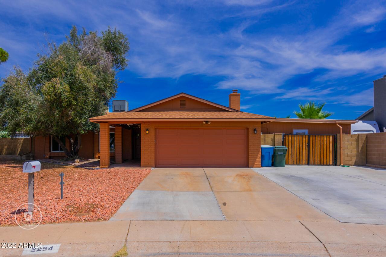 2254 W Saint Moritz Ln., Phoenix, AZ 85023
