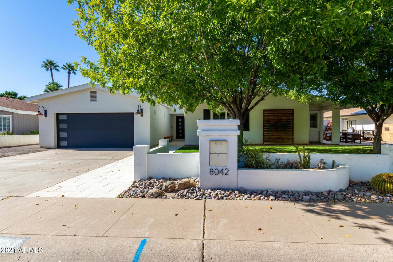 8042 N 6th St., Phoenix, AZ 85020