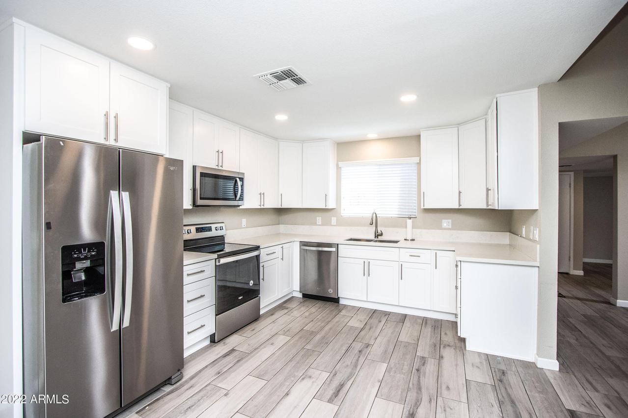 26018 S 99th Dr., Sun Lakes, AZ 85248