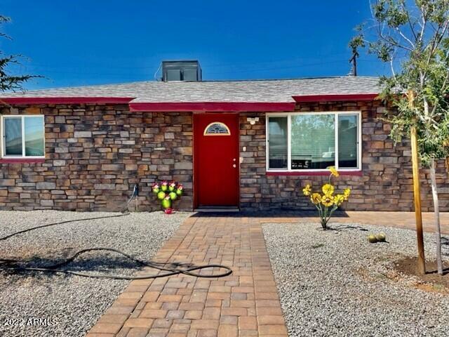 2330 E Pueblo Ave., Phoenix, AZ 85040