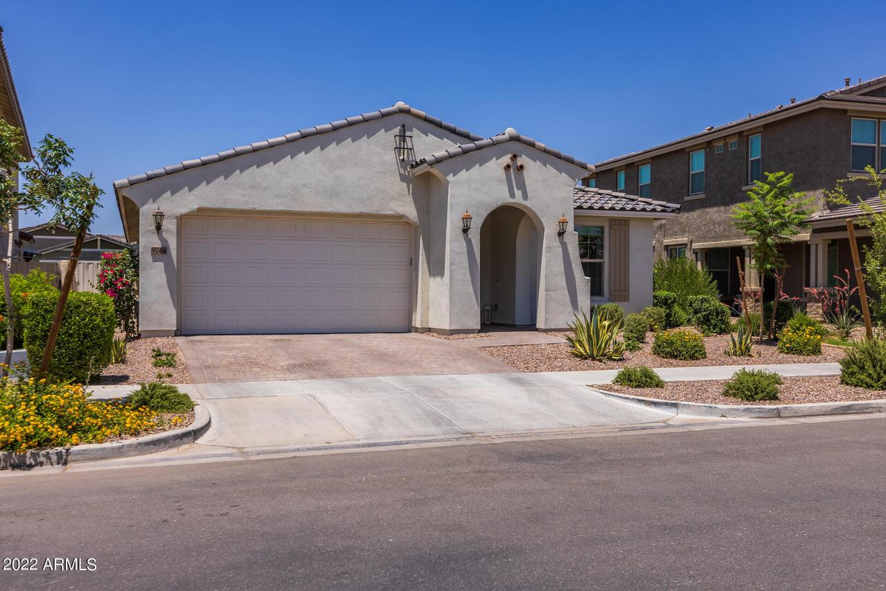 9744 E Radioactive Dr., Mesa, AZ 85212