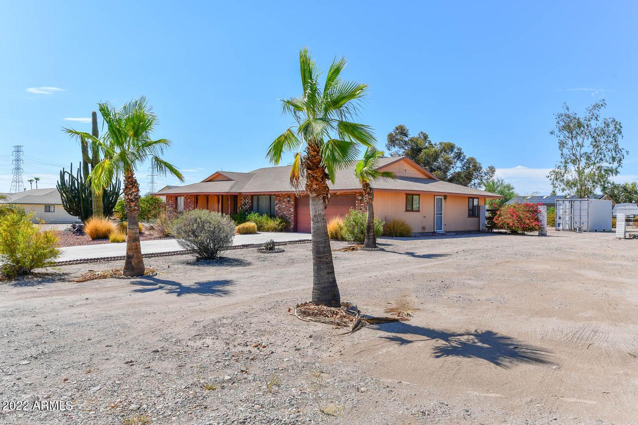 11102 W Hatcher Rd., Sun City, AZ 85351