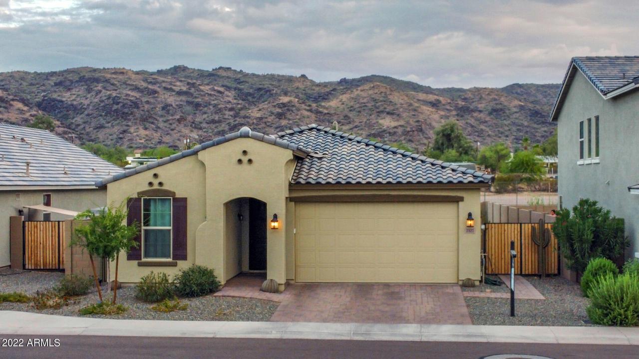 2327 E Harwell Rd., Phoenix, AZ 85042