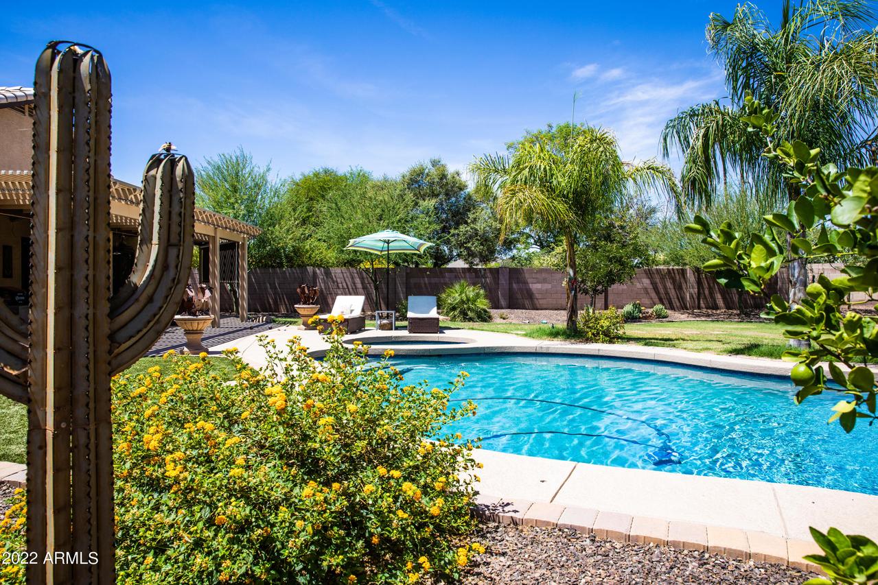 1810 E Dava Dr., Tempe, AZ 85283