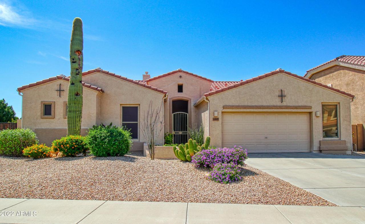 6869 W Jackrabbit Ln., Peoria, AZ 85383