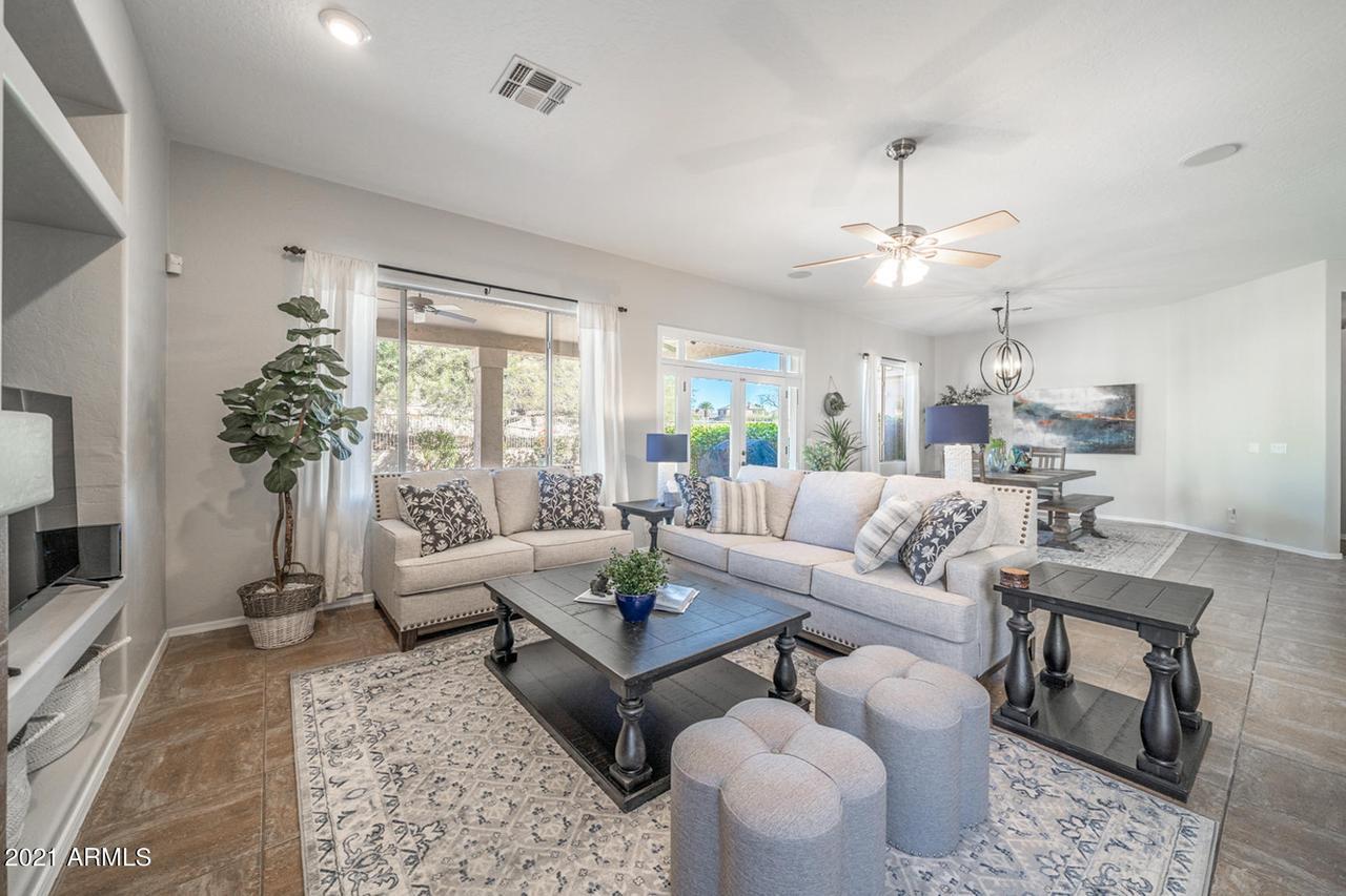 1520 W Glenhaven Dr., Phoenix, AZ 85045