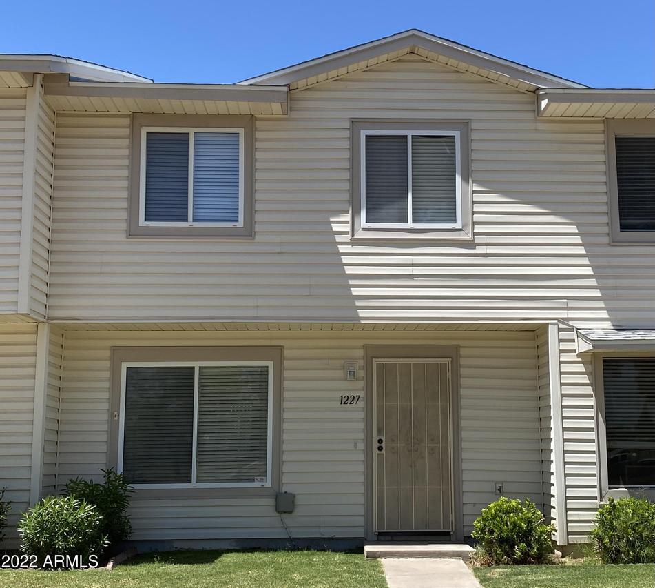 1227 E Baker Dr., Tempe, AZ 85282