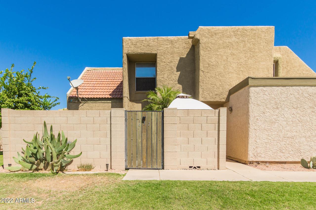 937 E Redfield Rd., Tempe, AZ 85283
