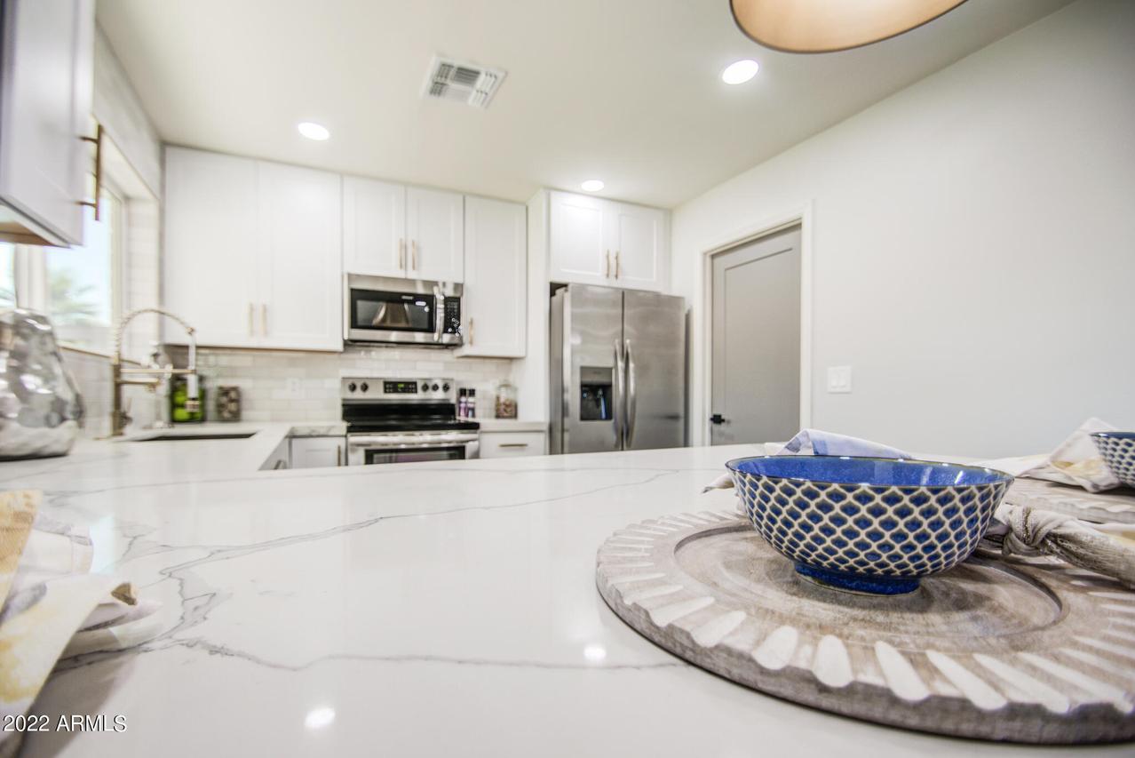 833 E Le Marche Ave., Phoenix, AZ 85022