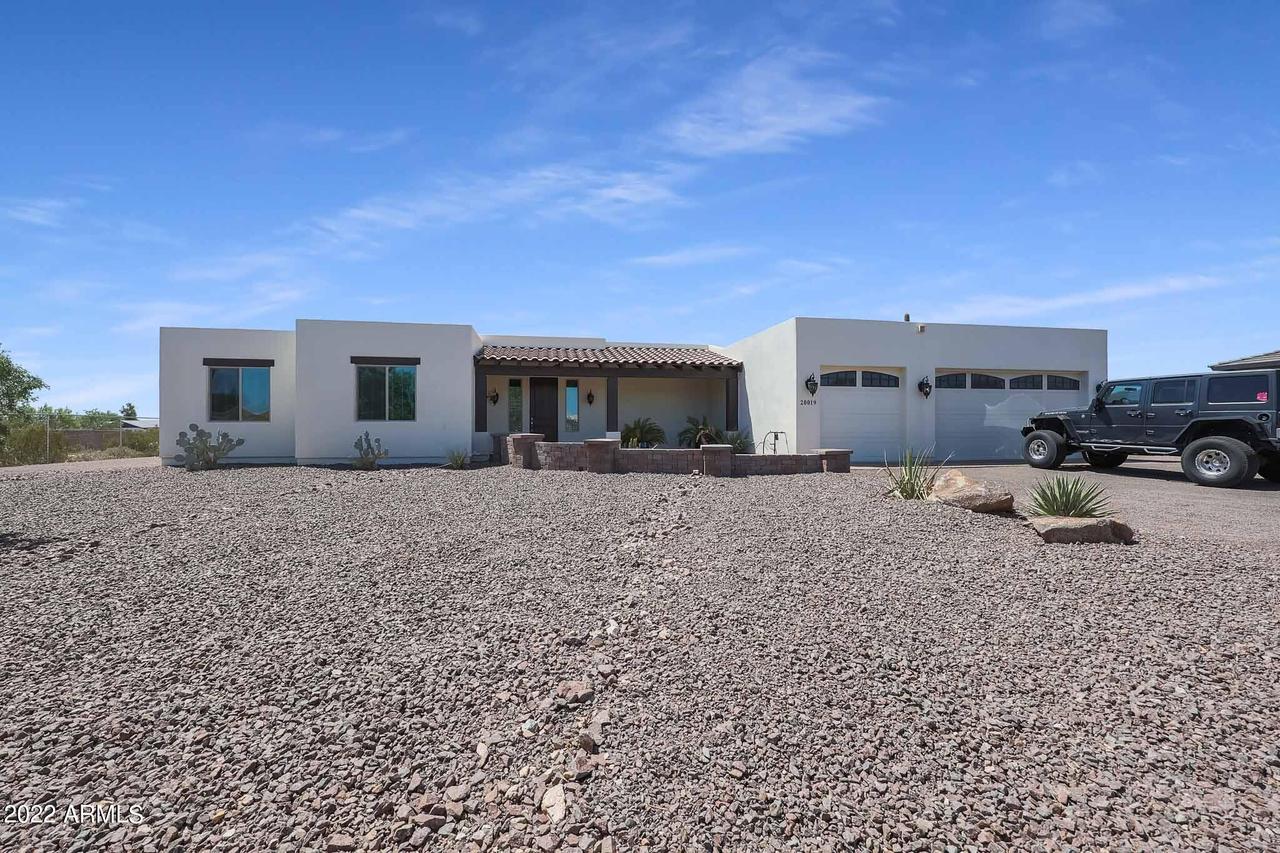 20019 W Medlock Dr., Litchfield Park, AZ 85340