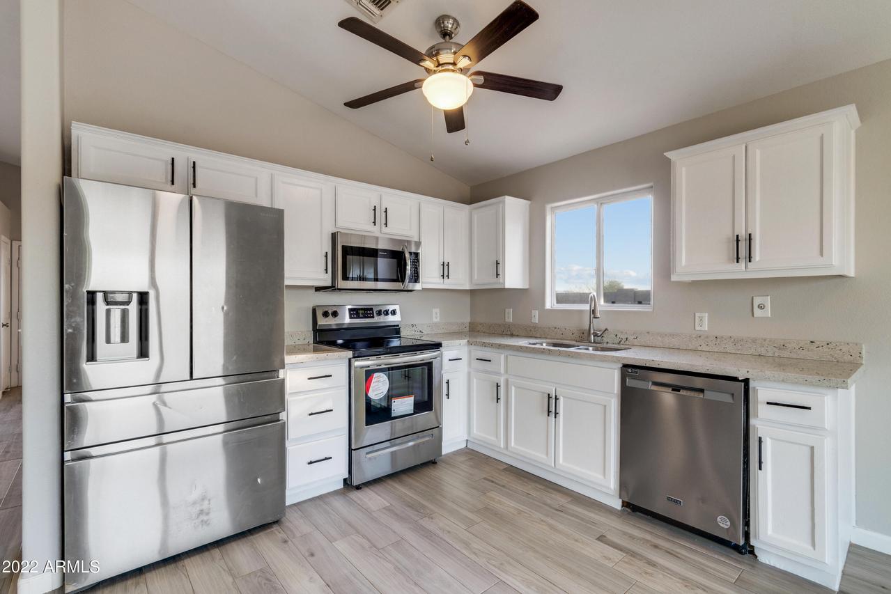 12382 W Lobo Dr., Arizona City, AZ 85223