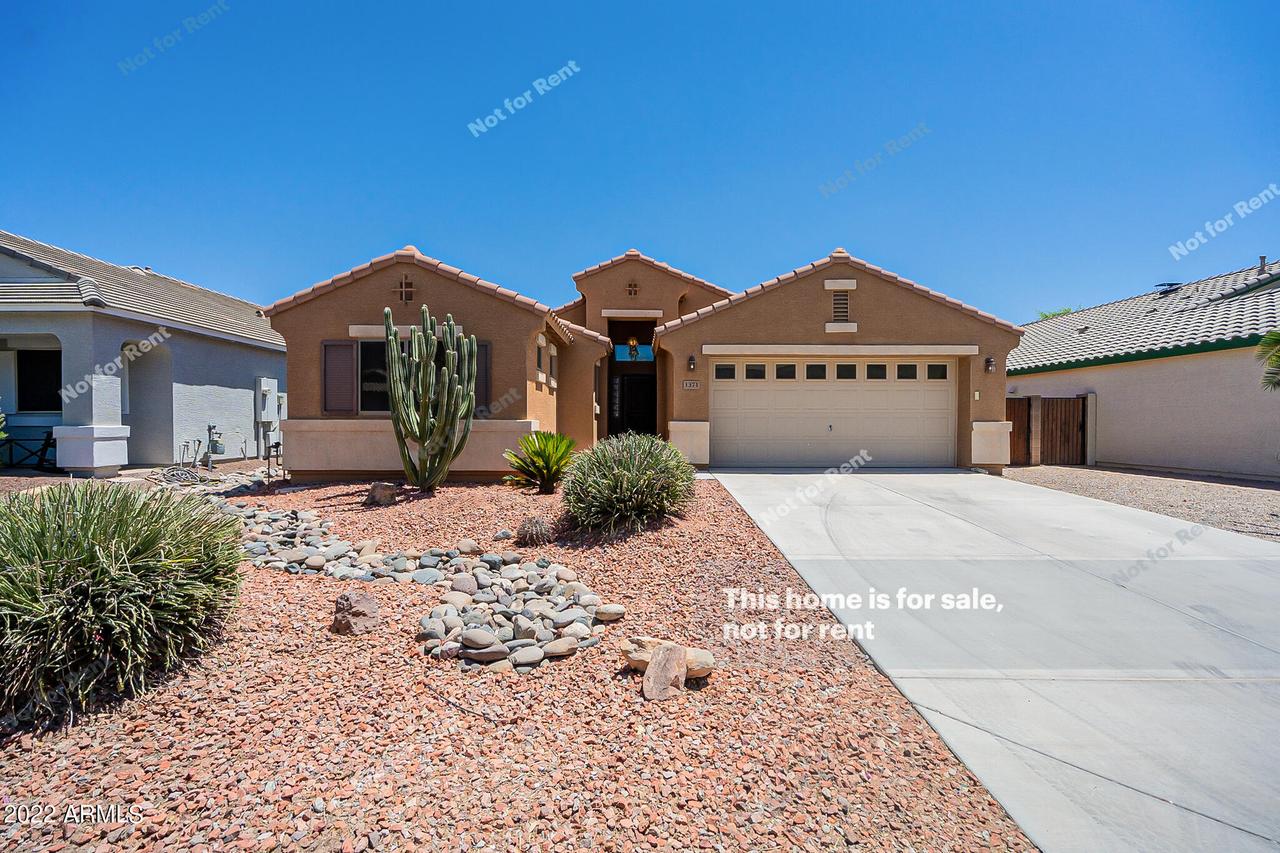 1371 E Baker Dr., San Tan Valley, AZ 85140
