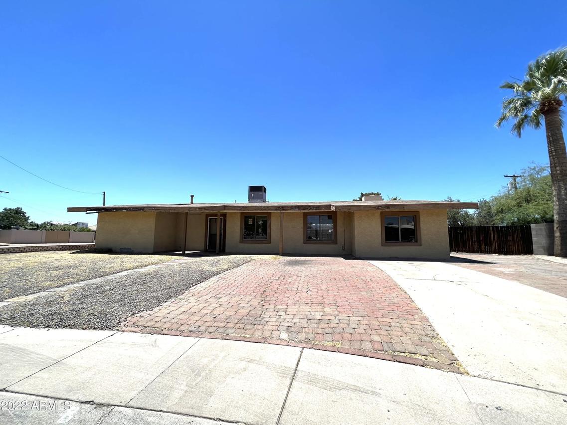 4702 N 58th Ave., Phoenix, AZ 85031