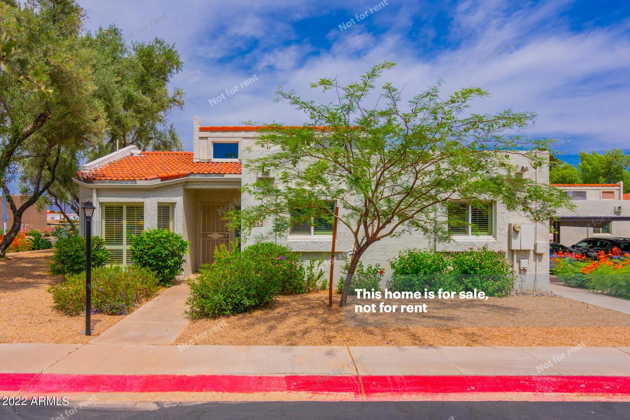 3042 E Cannon Dr., Phoenix, AZ 85028
