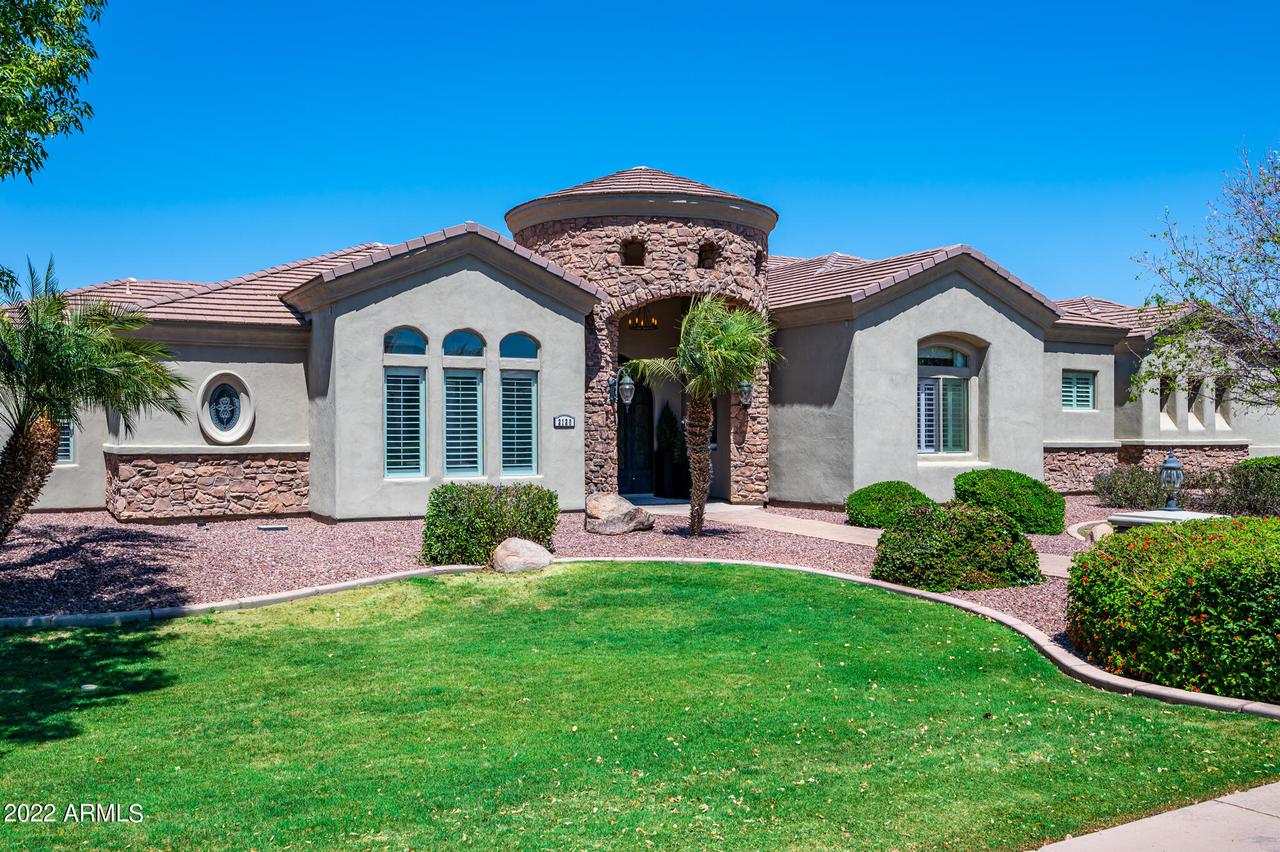 2120 E Coconino Dr., Gilbert, AZ 85298