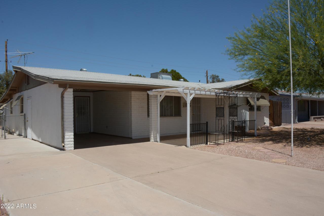 1076 S Ocotillo Dr., Apache Junction, AZ 85220