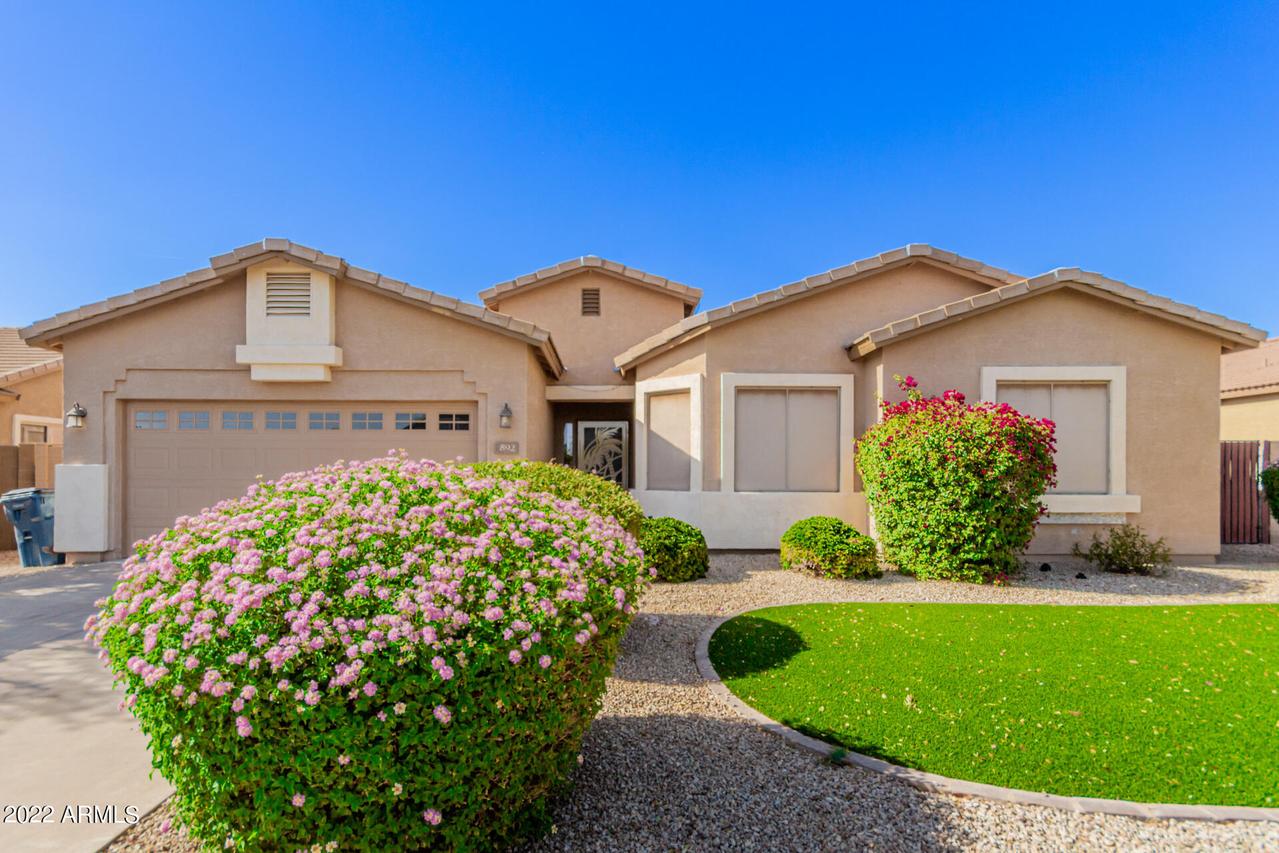 892 W 22nd Ave., Apache Junction, AZ 85120