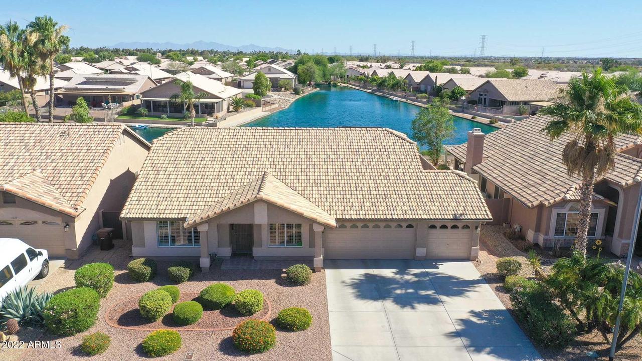 11041 W Escuda Dr., Sun City, AZ 85373