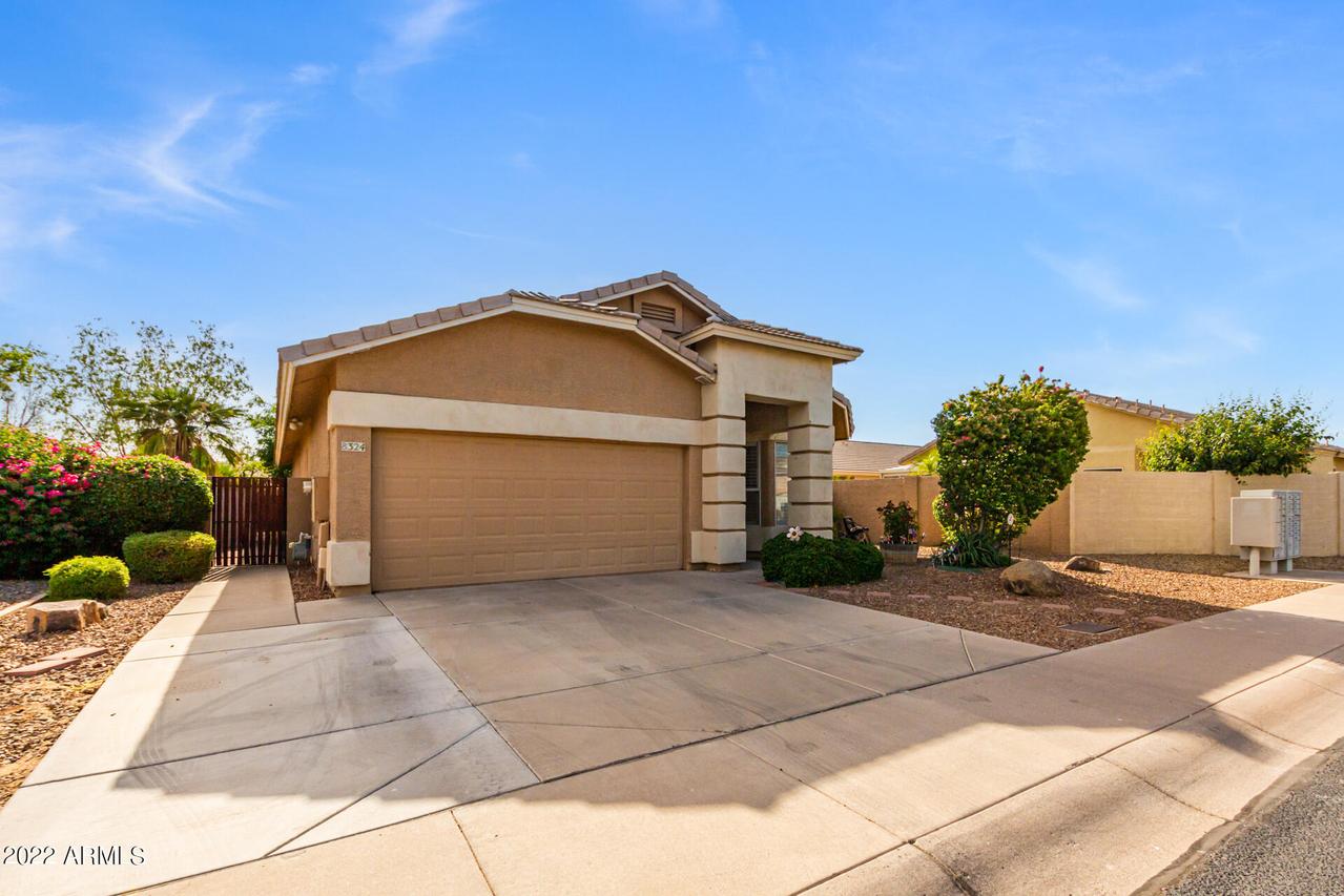 8324 N 61st Ln., Glendale, AZ 85302