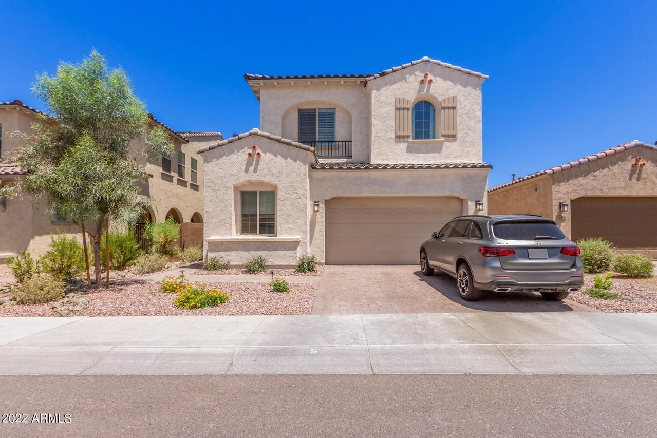 3284 E Los Gatos Dr., Phoenix, AZ 85050