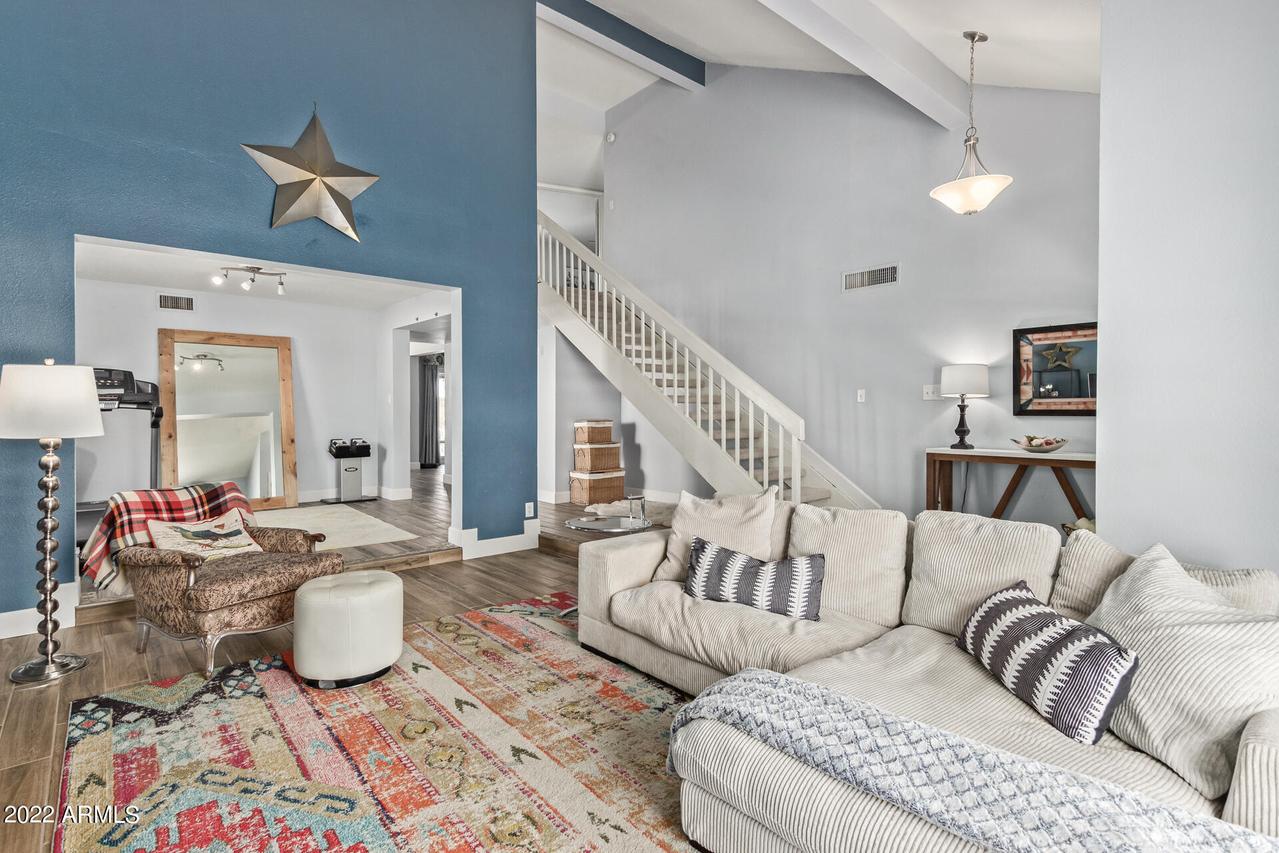 929 W Natal Ave., Mesa, AZ 85210