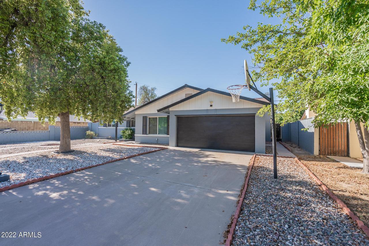 1726 W Royal Palm Rd., Phoenix, AZ 85021